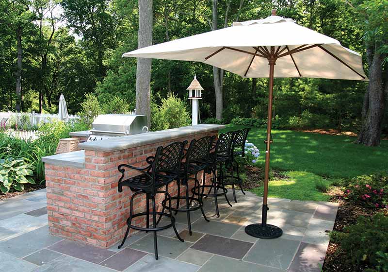 Outdoor Kitchen with BBQ